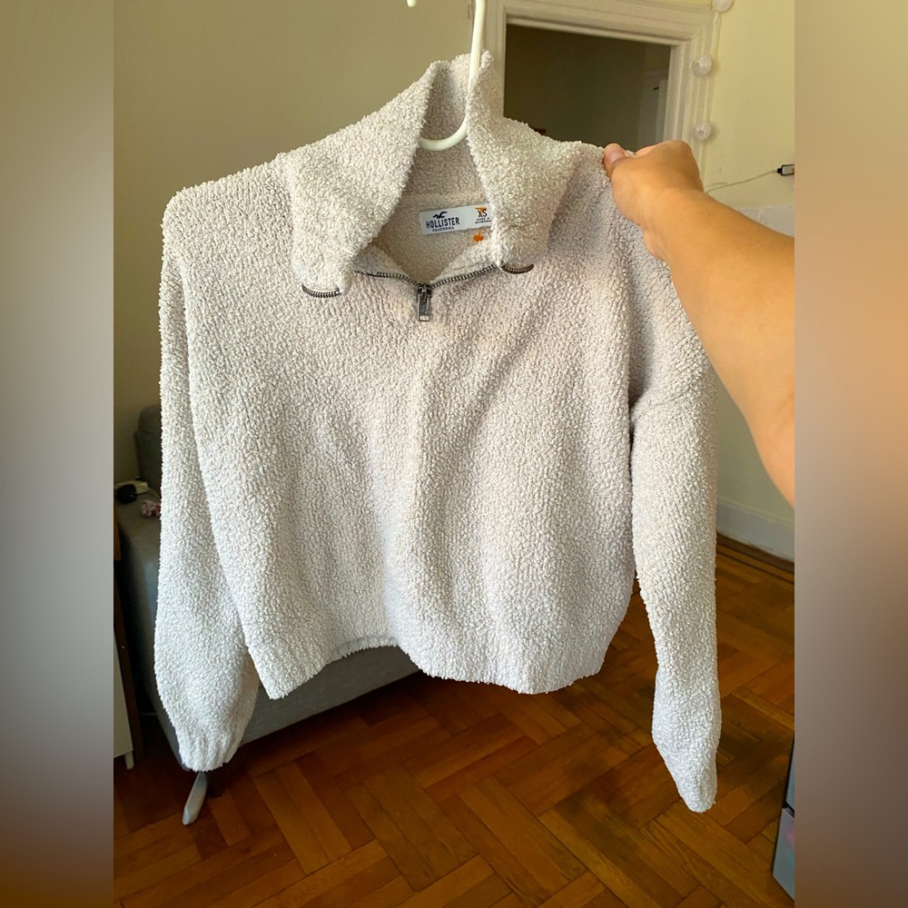 Hollister Co. Women's Ivory Sweatshirt - XS - Picture 1 of 7